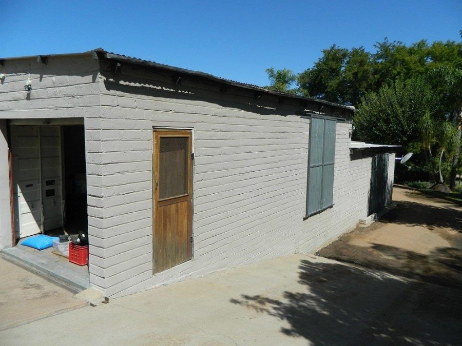 4 Bedroom Property for Sale in Kanoneiland Northern Cape